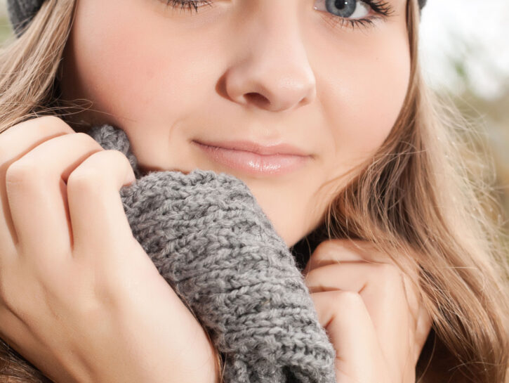 Sì a sciarpa e cappellino