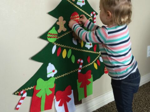 Gli addobbi per l'albero di Natale da fare con i bambini