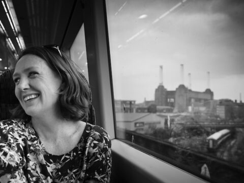 Paula Hawkins: l'autrice de La ragazza del treno