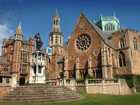 Le scuole inglesi schedano gli studenti napoletani e siciliani