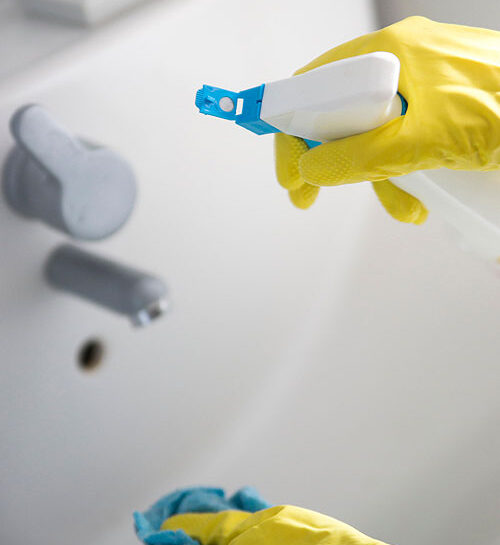 I trucchi per pulire il bagno quando hai fretta