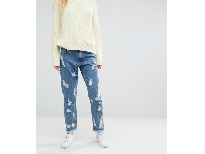 Come personalizzare i jeans con strappi, effetto vintage e frange - Donna  Moderna