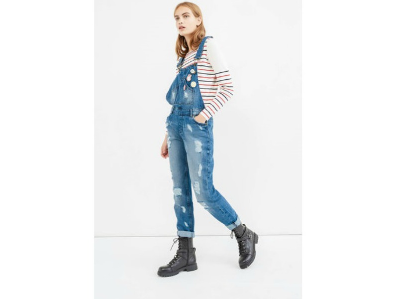Come personalizzare i jeans con strappi, effetto vintage e frange - Donna  Moderna