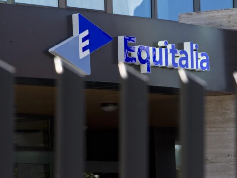 Equitalia, come funziona il servizio sms