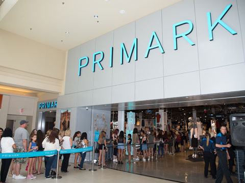 Primark fa il bis in Italia: luci e ombre della moda low-cost