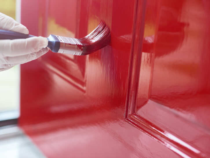 Come verniciare le porte in legno