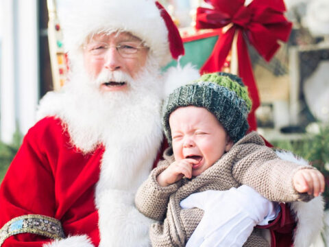 Chi ha paura di Babbo Natale? 10 foto buffe di bimbi "disperati"