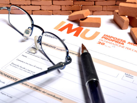 Imu, Tasi e Tari: ultima scadenza 2016, un salasso per Natale