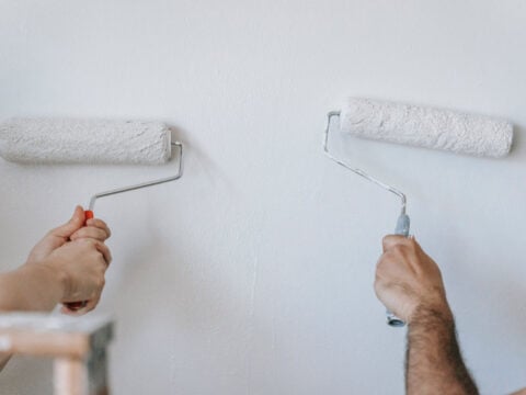 Come tinteggiare le pareti con lo smalto