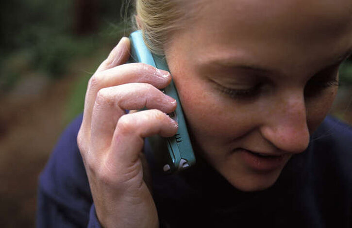 ragazza al telefono