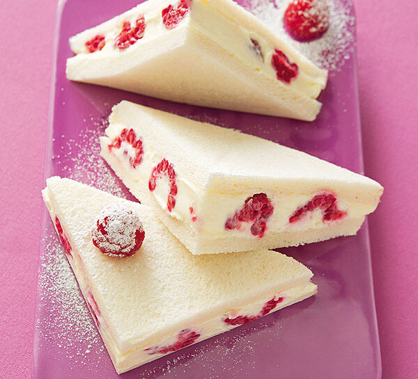 Tramezzini dolci ai lamponi