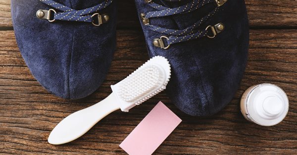 scarpe scamosciate pioggia