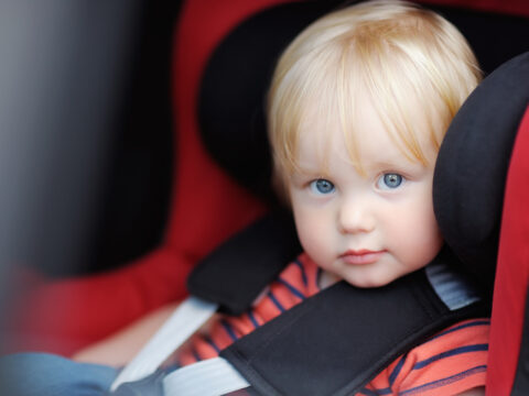 Bambini in auto: conosci le nuove regole?