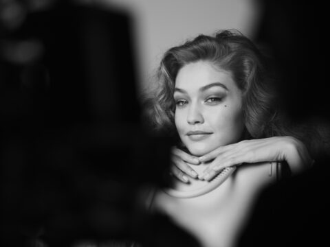 Gigi Hadid: dietro le quinte della campagna Max Mara Accessori