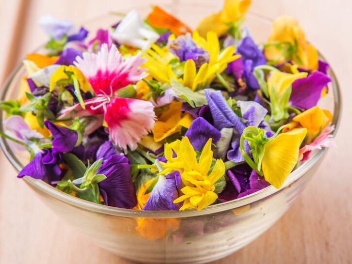 Insalata fiori commestibili