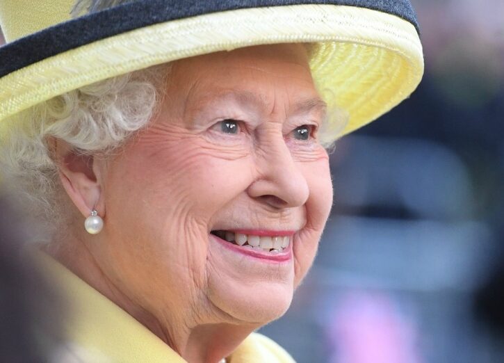 Elisabetta II: i 65 anni di regno della 'vecchina' più simpatica d'Inghilterra