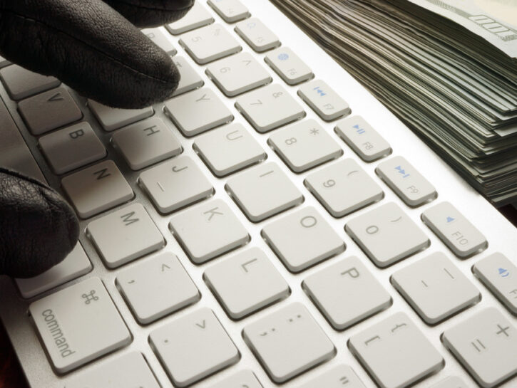 Tastiera guanti neri truffe online