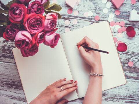 Frasi di San Valentino e non solo: citazioni romantiche e aforismi che parlano d'amore