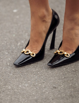 I trucchi per allargare le scarpe strette