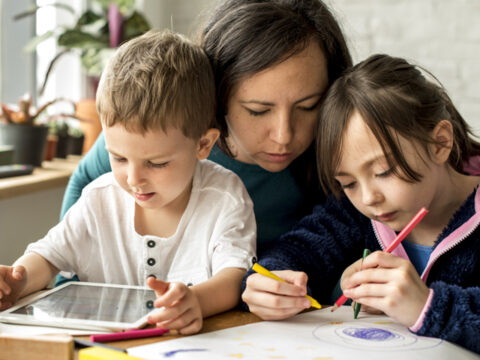 Scuola a casa: i pro e contro dell'homeschooling