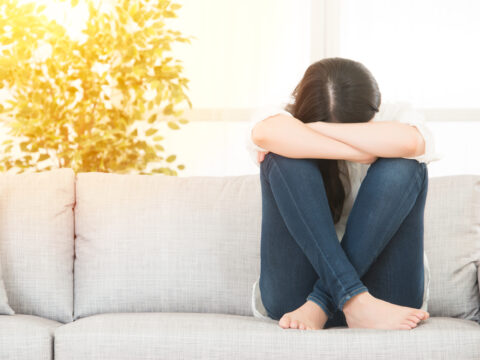 Una donna con fibromialgia ci scrive: «Parlare troppo del dolore ci isola»
