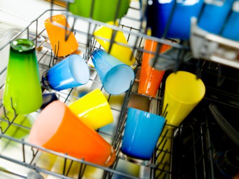 5 regole per usare la lavastoviglie risparmiando