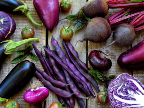 I benefici di ortaggi e frutti viola