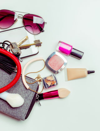 10 oggetti indispensabili per una borsa perfetta