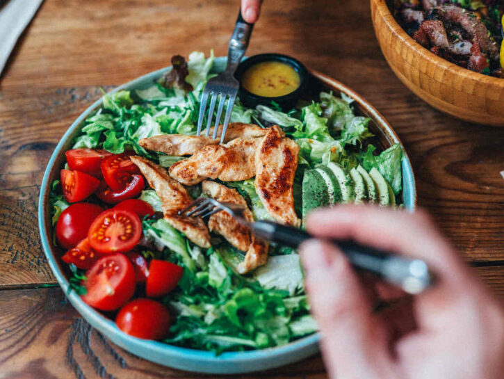 Come riciclare il petto di pollo: 4 ricette facili e veloci