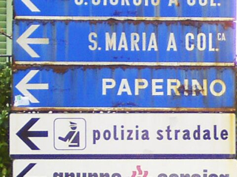 Paese che vai, stravaganze che trovi: i nomi più strani delle città italiane