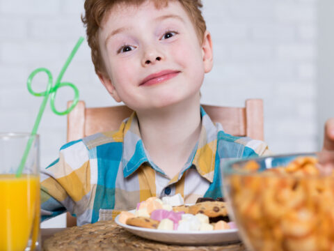 Zuccheri e bambini: perché fanno male e dove si trovano