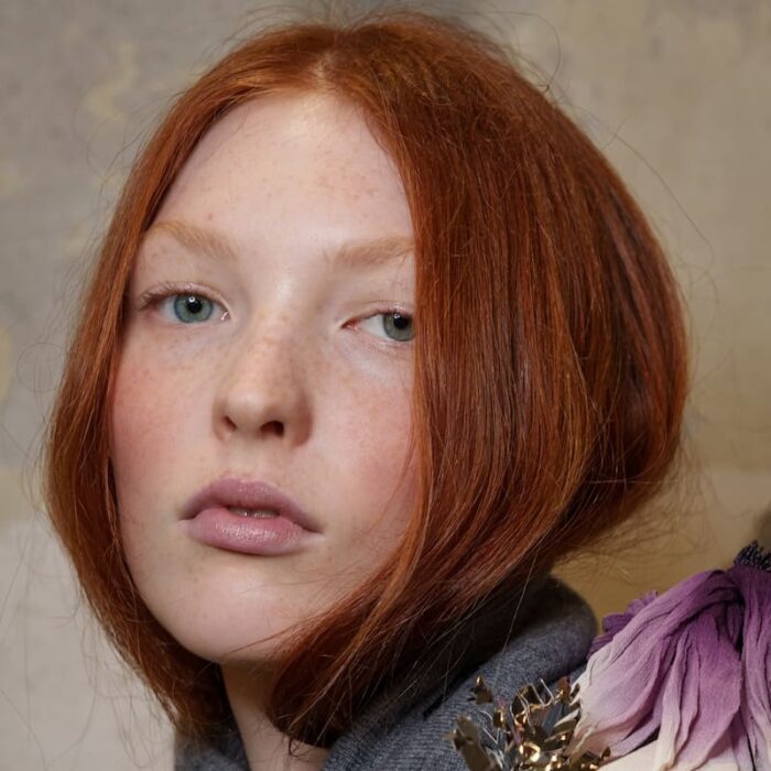 Capelli rossi: come valorizzarli con make up, look e accessori