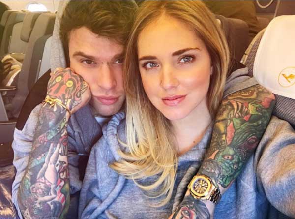 Selfie, Belfie, Footsie, Helfie, Ussie: conosci il significato dei selfie?