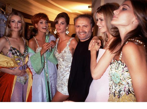 Gianni Versace Anni Fa La Tragica Fine Del Grande Stilista Italiano Donna Moderna