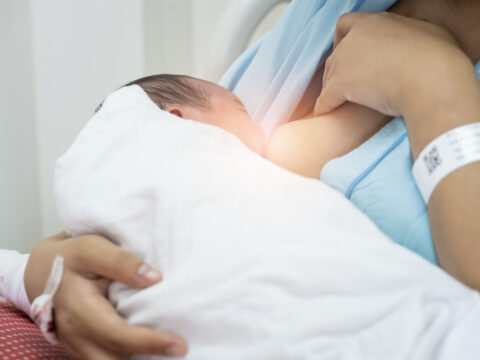 Allattamento al seno dopo un parto cesareo