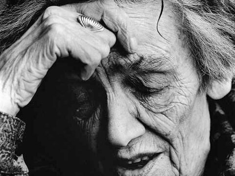 Il cuore di una vecchia mamma con l'Alzheimer
