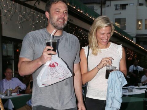 Ben Affleck va a convivere con Lindsay Shookus. Con il consenso di Jennifer