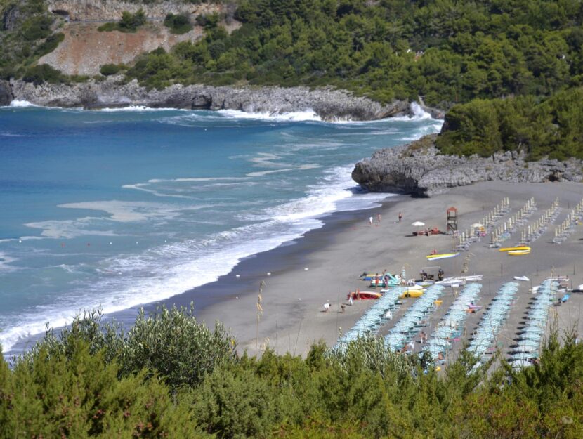 spiaggia a Marina di Camerota, Roma