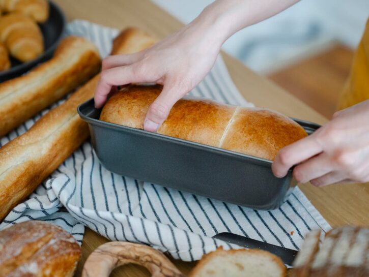 Gli utensili per fare il pane