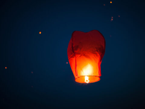Come creare delle lanterne cinesi volanti - Donna Moderna