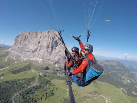 Vivi l'emozione di un volo in parapendio