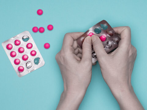 Pillola anticoncezionale gratuita per tutte: uso, rischi e controindicazioni