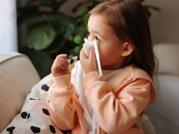 Dal miele al vapore: trucchi naturali per ridurre la tosse nei bambini