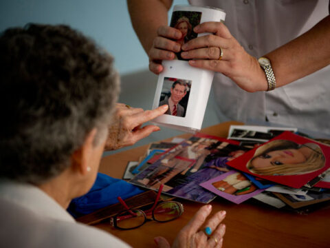 Alzheimer: avanti nella ricerca, indietro nelle cure