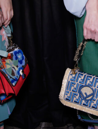 Fendi tra futurismo e accenti tropical: le borse per la primavera