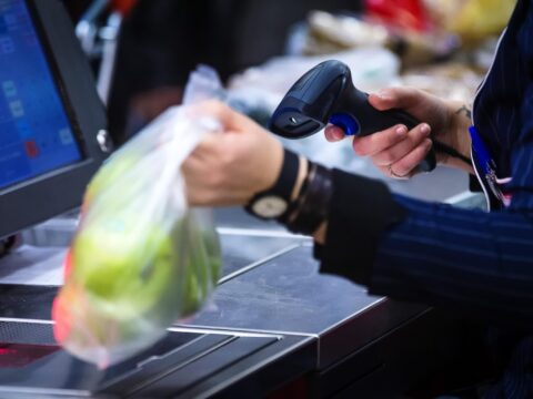 Sacchetti per frutta e verdura: saranno bio e a pagamento