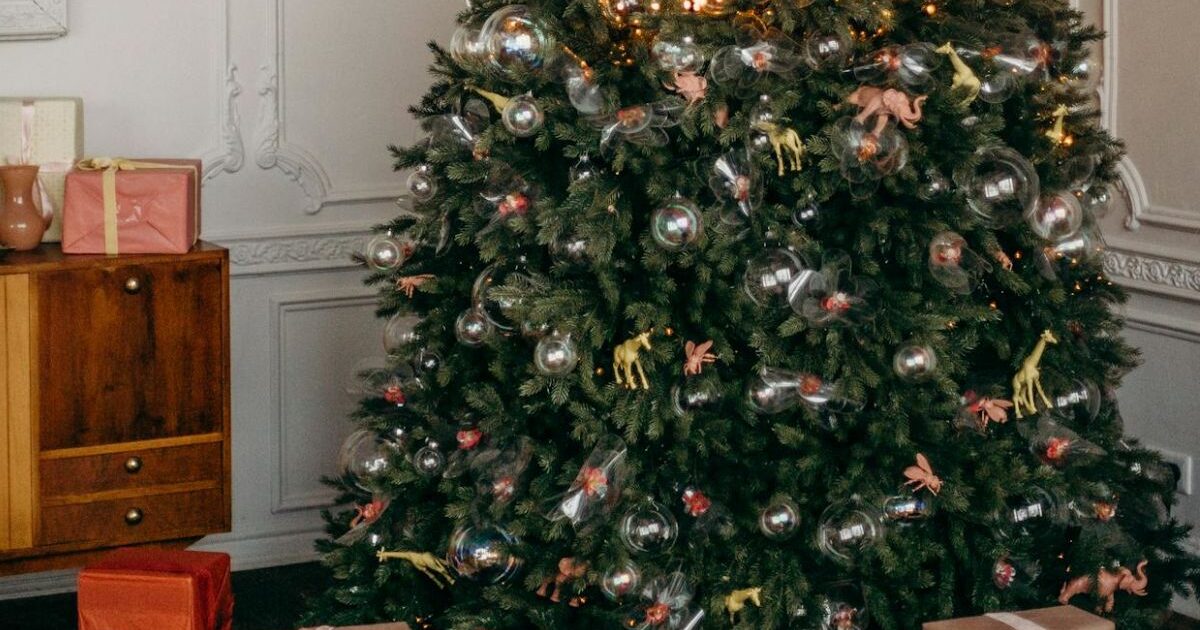 Come decorare l'albero di Natale con il tulle - Donna Moderna