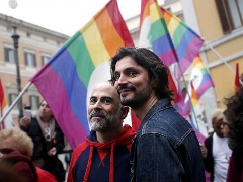 Le religioni odiano i gay?