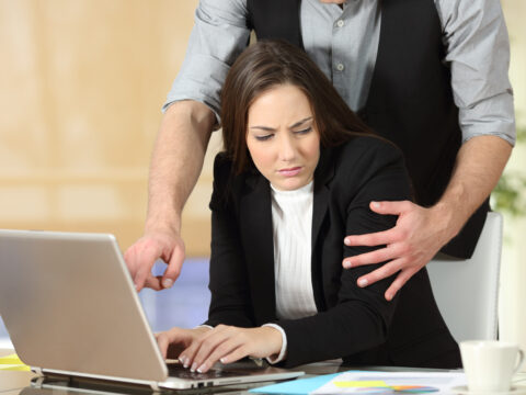 Una legge tutela chi denuncia abusi sul lavoro