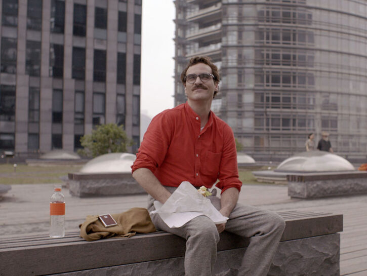 Joaquin Phoenix in "Lei" (2013), film diretto da Spike Jonze